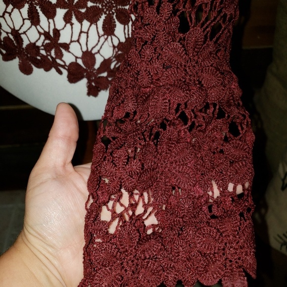 Romeo Juliet‎ Couture Lace Ruffle Mock Neck Bell Sleeve Top Burgundy Small - Picture 4 of 8